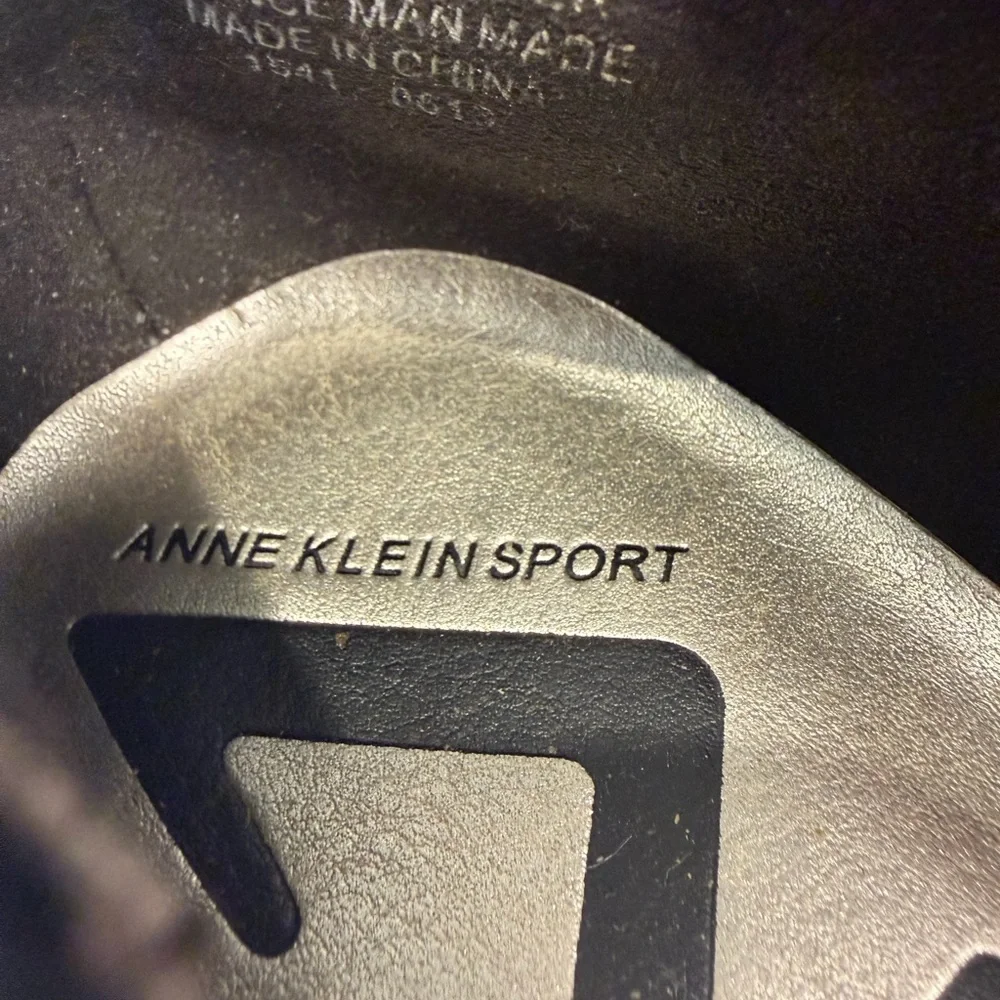 Anne Klein Sport Womens AKDefinitely gray/ Black‎ Patent Wedge Pump US 10M